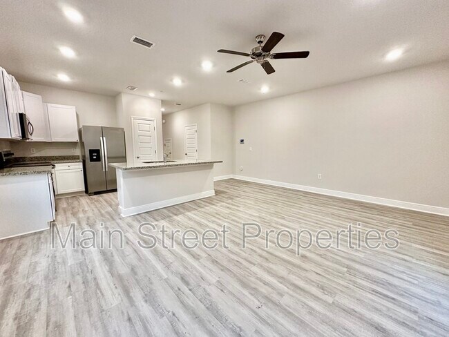 Foto del edificio - 8630 Meadow Flower Ln