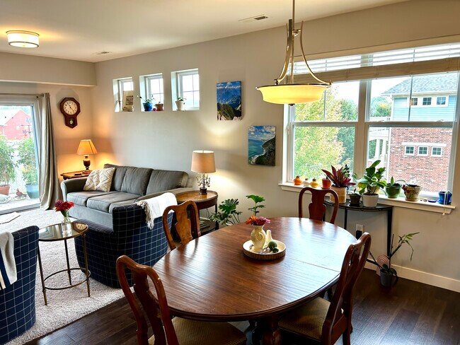 Foto del edificio - 1479 McCleary Ln