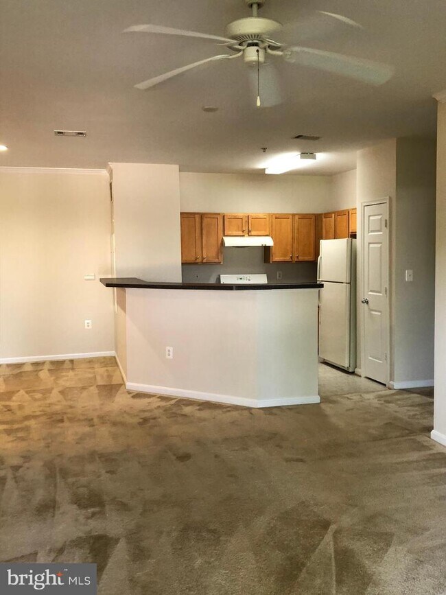 13384 Connor Dr, Centreville, VA 20120 Room for Rent in Centreville