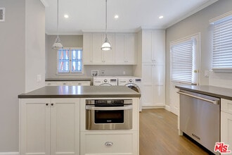 Building Photo - 234 S Spalding Dr