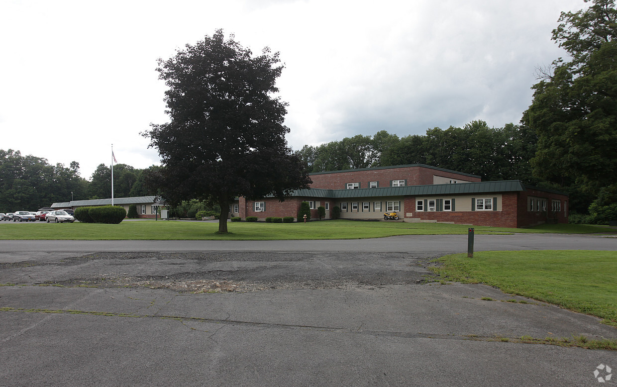 Primary Photo - Cambridge Manor Apartments