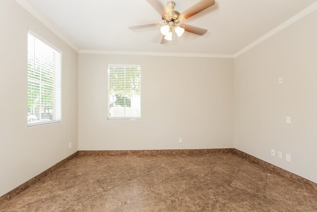 Building Photo - 10112 E Isleta Ave
