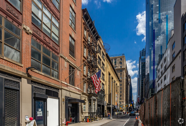 Fotografía del edificio - 309 W 43rd St