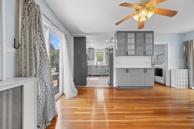 Foto del edificio - 12 Lowell Pl