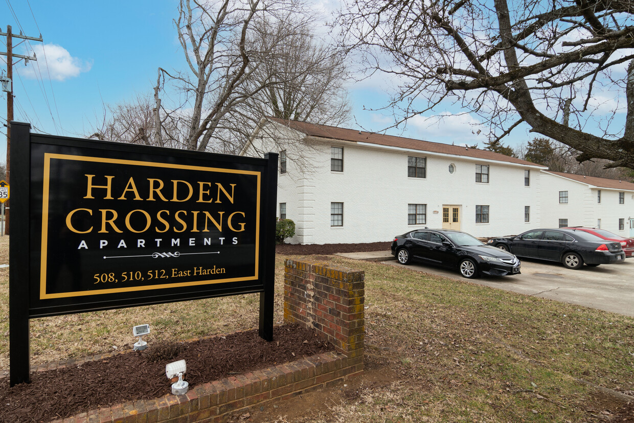 Foto principal - 508 E Harden St