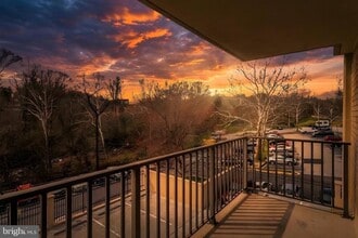 Building Photo - 4600 S Four Mile Run Dr