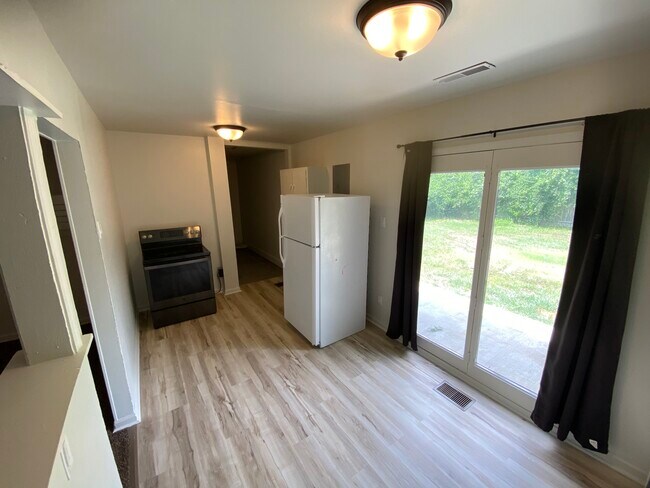 Foto del edificio - 3379 SW Clare Ave