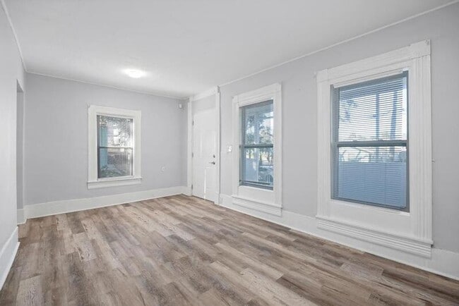 Building Photo - 1648 W 36th St