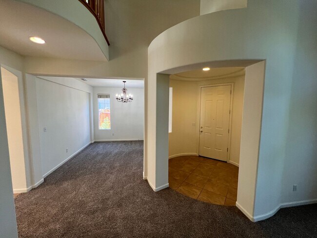 Foto del edificio - Beautiful Home in Cameron Park with Pool and Greenbelt Views!