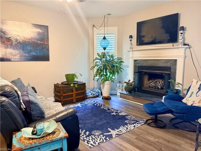 Building Photo - Stunning 2 bed Condo at the Chesapeake Bay off Shore Dr