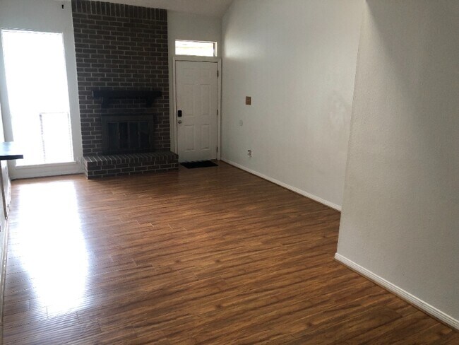 Building Photo - 2819 Panagard Dr