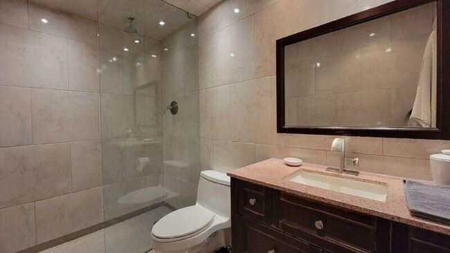 Building Photo - 101 N Birch Rd