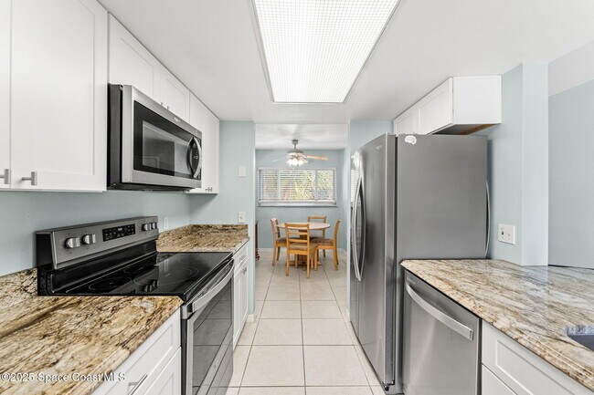 Foto del edificio - 220 Beach Park Ln
