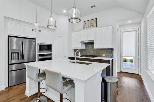 Building Photo - 8157 Mdw Vly Dr