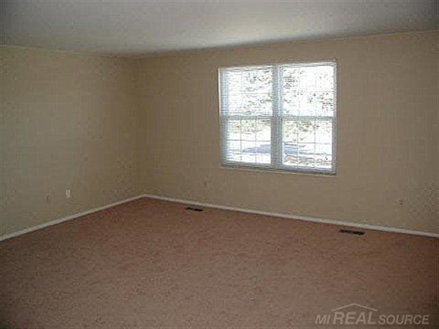 Building Photo - 24035 Meadowbridge Dr