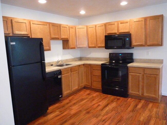 Foto del edificio - 724 Greenlawn Rd