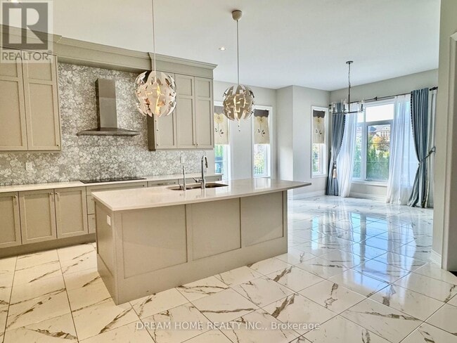 Photo du bâtiment - 28 Larkin Ave