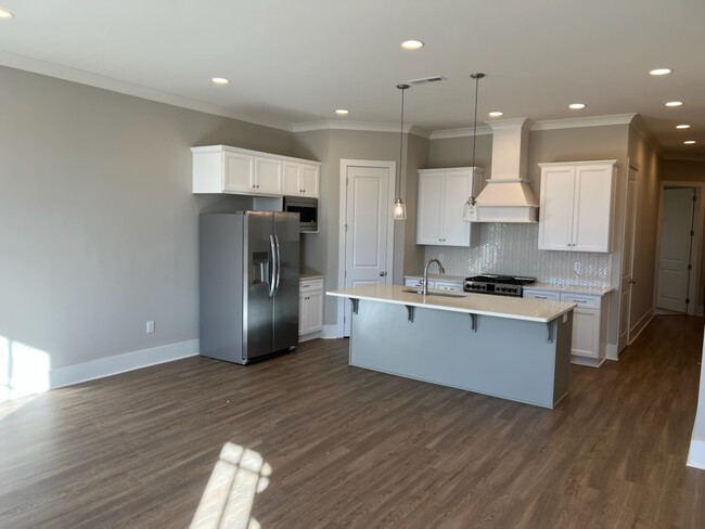 Building Photo - 192 Kearny St