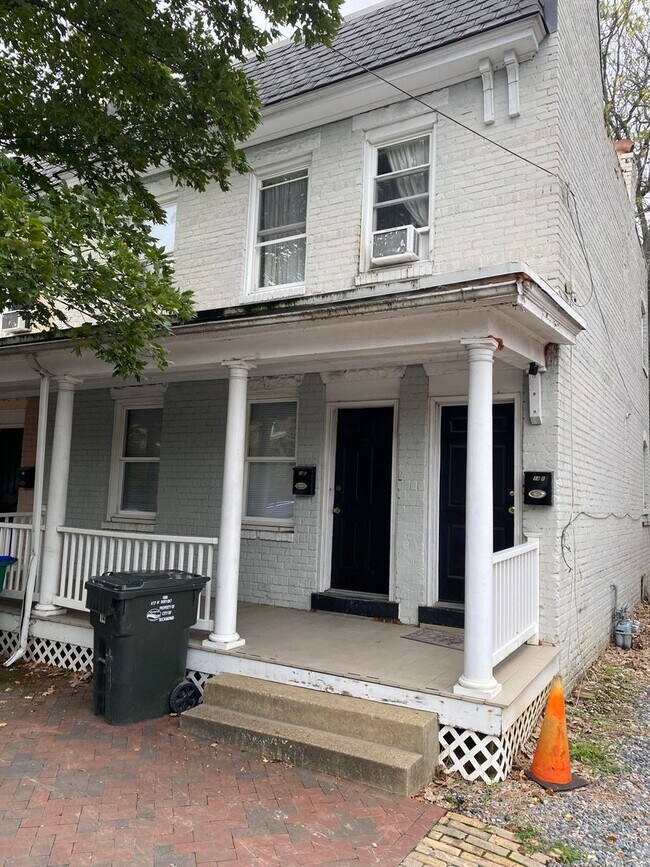Building Photo - 14 S Plum St