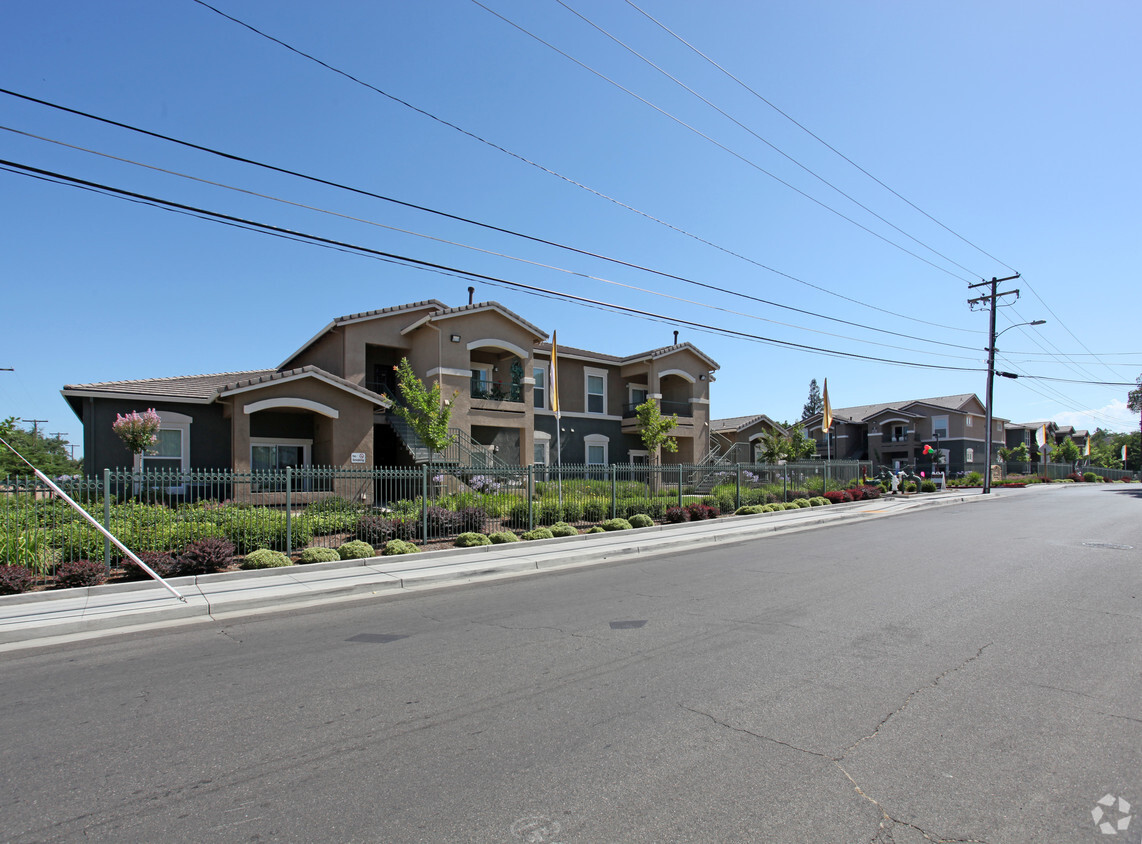 Foto del edificio - Varenna Senior Apartments (Senior Living)