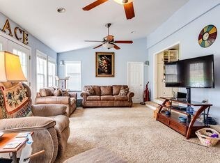 Building Photo - 2508 Maple Dr