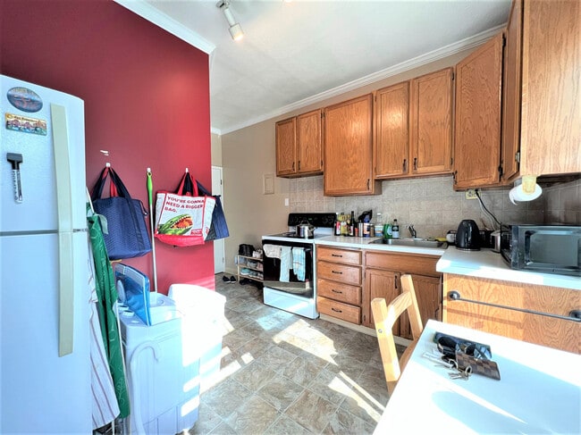 Building Photo - 2530 College Ave