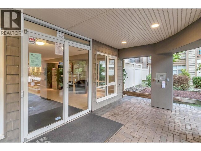 Photo du bâtiment - 12248-12224 224 St