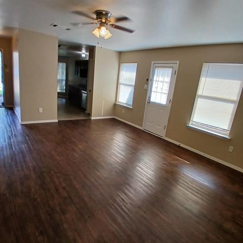 Foto del edificio - 2025 Lake Trail Dr