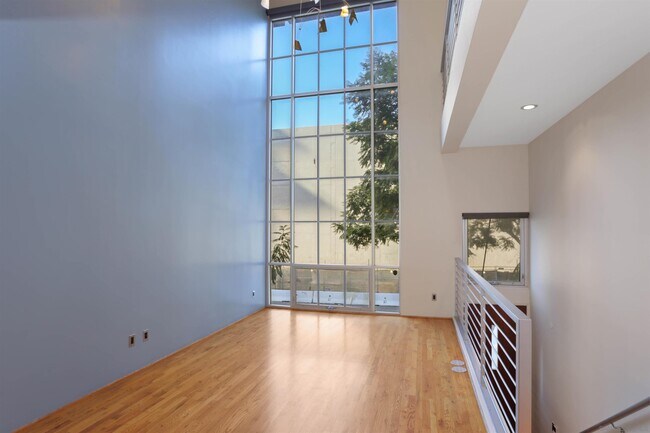 Building Photo - 1575 Kettner Blvd