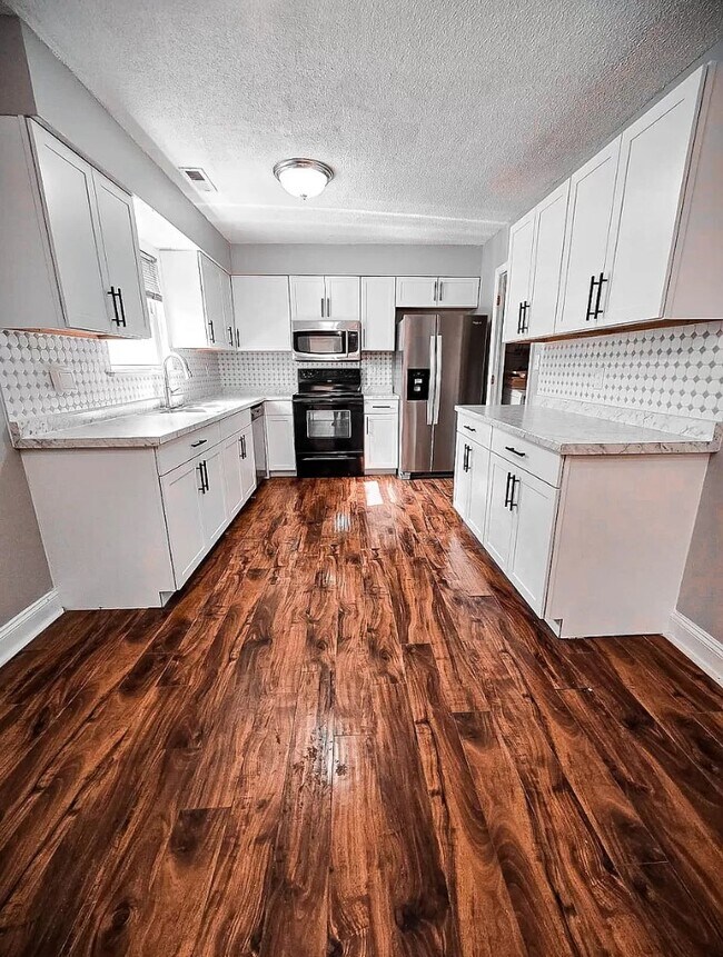 Building Photo - 7556 Gordon Cir