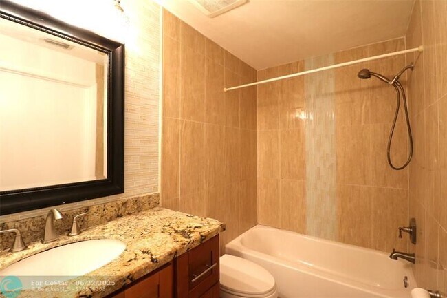 Foto del edificio - 2445 SW 18th Terrace