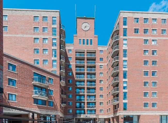 Foto del edificio - 15 North Beacon St