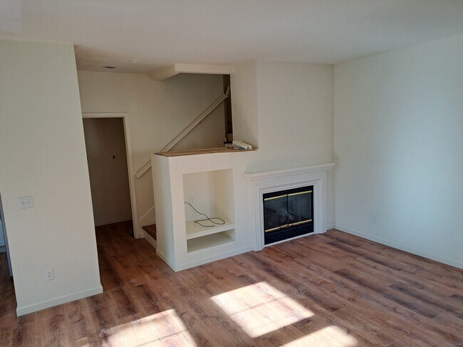 Building Photo - 3577 Fitzsimmons Cmn