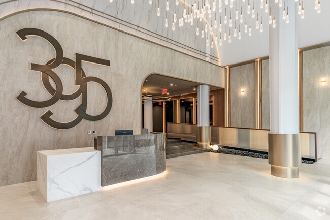 Lobby Photo - Westmark