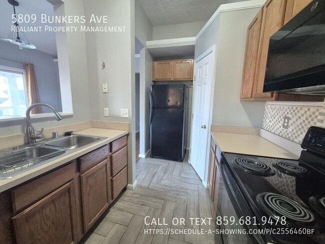 Foto del edificio - 5809 Bunkers Ave