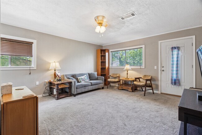 Foto del edificio - 4820 Palmetto St