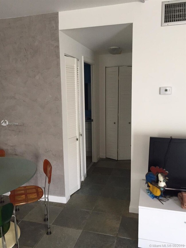 Building Photo - 1545 Euclid Ave