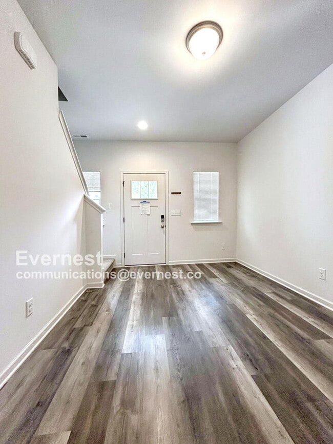 Building Photo - 3621 Quail Dr