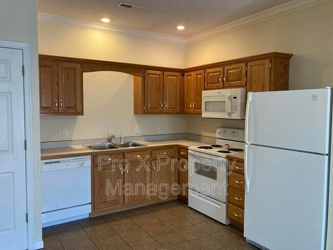 Building Photo - 5256 Courtney Ln