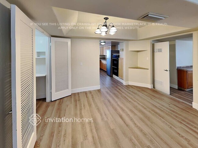 Foto del edificio - 2627 N 70th Pl