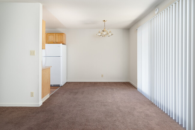 Building Photo - Parklane Apartments - KK01 - 103