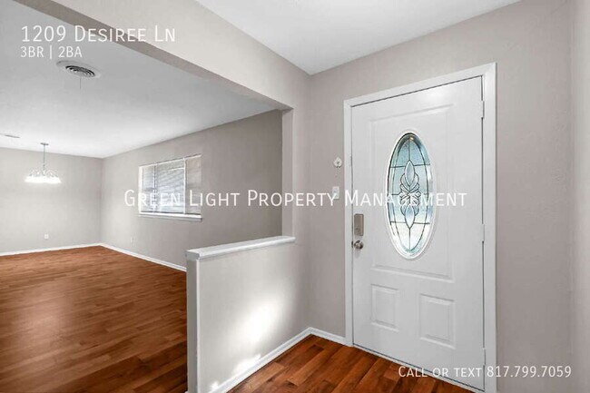 Foto del edificio - 1209 Desiree Ln