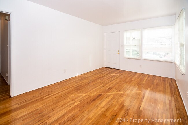 Building Photo - 2168-70 Bacon/5008-10 Muir