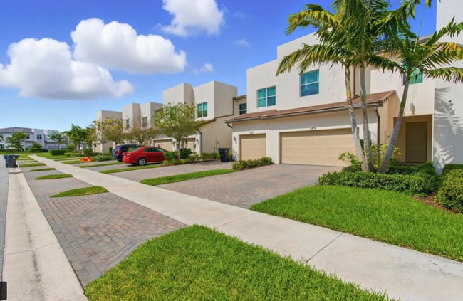 Building Photo - 4874 Navali Dr