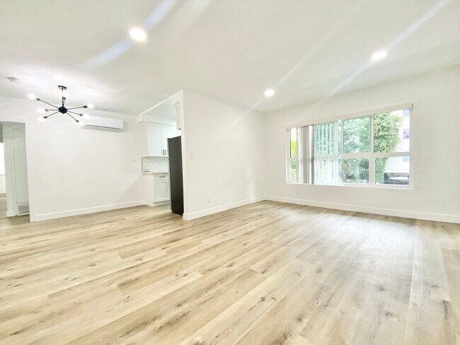 Foto del edificio - 904 N Sierra Bonita Ave