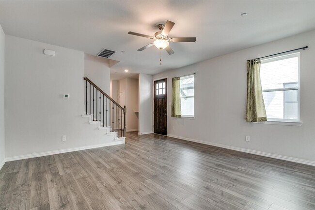 Building Photo - 1232 Lamar Dr