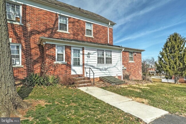 Building Photo - 314 Springs Ave