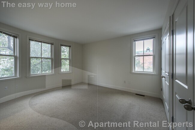 Foto del edificio - 110 Second St Unit #111