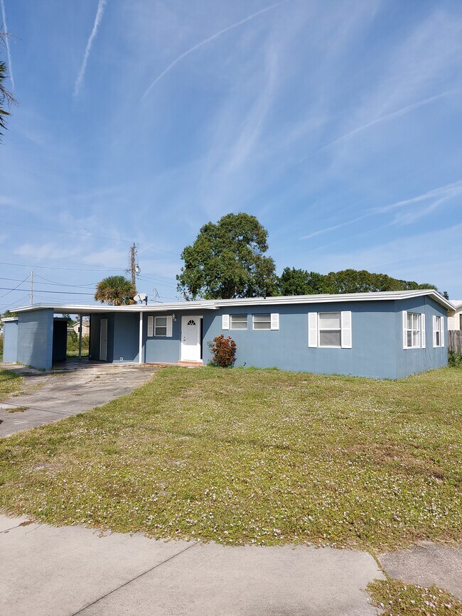 Building Photo - 971 Bianca Dr NE