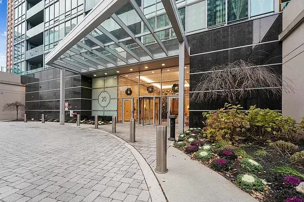 Building Photo - 20 Newport Pky